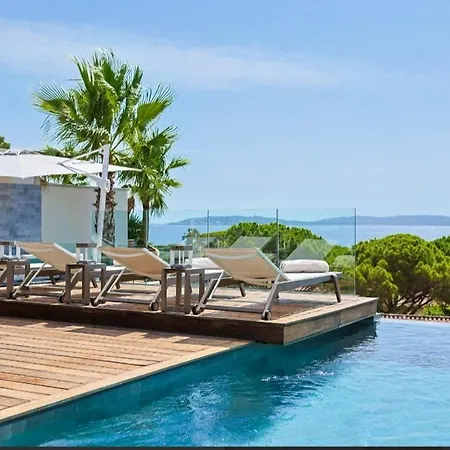Villa D'exception Avec Piscine A 300 M De La Mer A Maxime - Oceane *