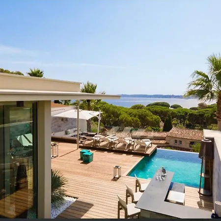 Villa D'exception Avec Piscine A 300 M De La Mer A Maxime - Oceane *