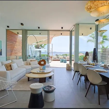 D'exception Avec Piscine A 300 M De La Mer A Maxime - Oceane