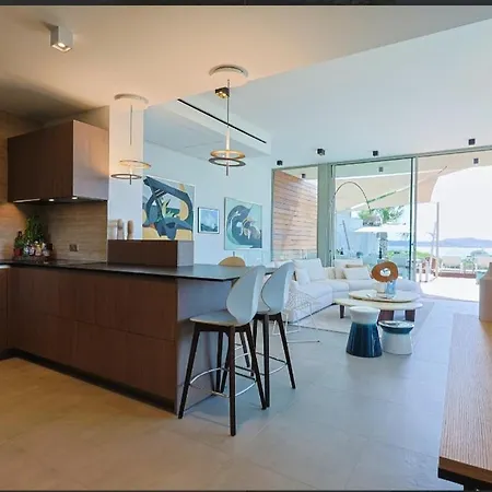 Villa D'exception Avec Piscine A 300 M De La Mer A Maxime - Oceane